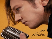לי בירן בשיר הנושא מהסדרה "מאנקיז" - רק בשבילך"