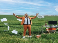 אייל שלום בסינגל חדש - "אתה חי"